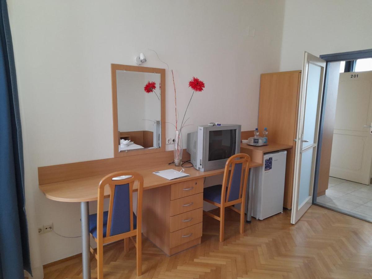 Nimrod Vendeghaz Hotel Hajduszoboszlo Ngoại thất bức ảnh