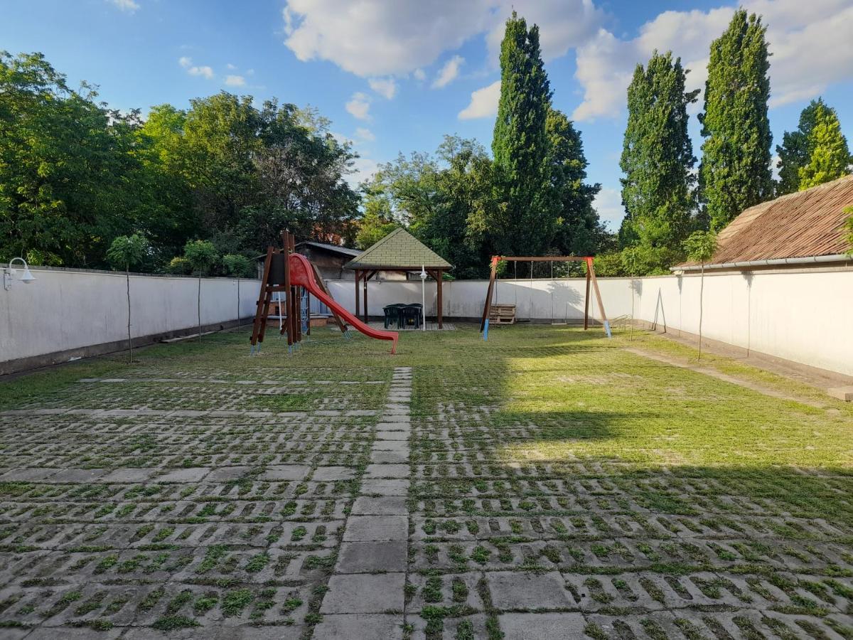 Nimrod Vendeghaz Hotel Hajduszoboszlo Ngoại thất bức ảnh