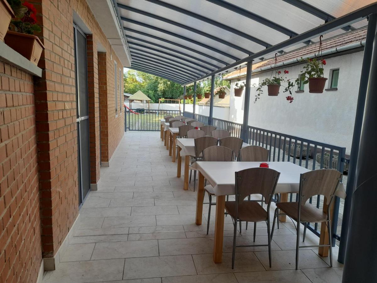 Nimrod Vendeghaz Hotel Hajduszoboszlo Ngoại thất bức ảnh